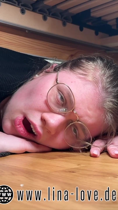 Обязательный для просмотра момент от "Помогите мне сводный братец, я застрял!! 18-летняя тинка застряла и получила кримпай!!"