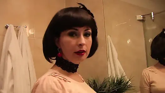 Naylon çoraplı boşalma oyunu