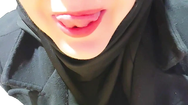 Türbanlı bacım kamerada boşalıyor