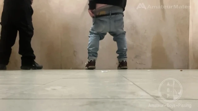Halka açık pisualda gözetleme, gözetleme, teşhir, azdırma
