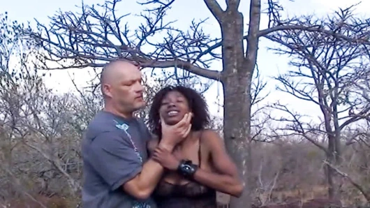 Abanoz üvey gets yakalandı çalma tarafından Alman açık bdsm