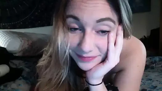 Romantik parmak sarışın üvey kedi