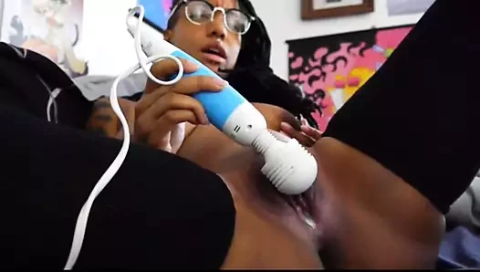 Onu kedi ile ilgilenen cehennem gibi seksi