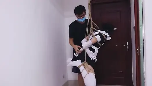 Whh02 - beyaz çoraplı ve gözleri bağlı, iplerle bağlı Çinli kız orgazm olmak için titreşiyor