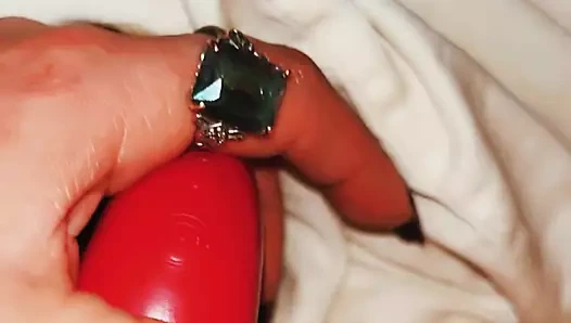 Yüzüne boşalmak istiyorum