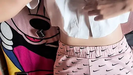 KOLOMBIYALı ÜVEY BABASıNıN ÖNÜNDE DOKUNUYOR VE MASTÜRBASYON YAPıYOR