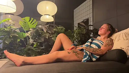 TamyTation Masturbation in the gym