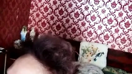 Çok yaşlı ninenin ağzına boşalıyor