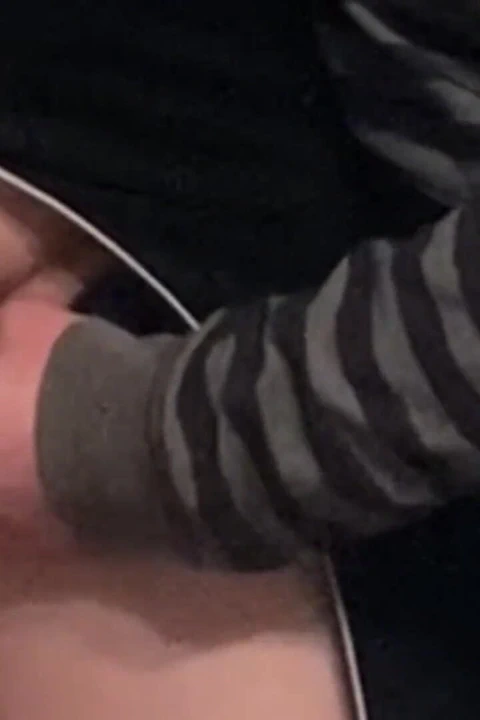 Omg!!! Kalabalık metrodaki yabancı - amcık parmaklıyor