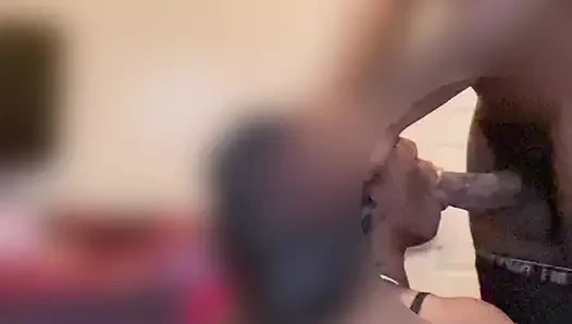 Yan odada üvey annesiyle sikimi emdi