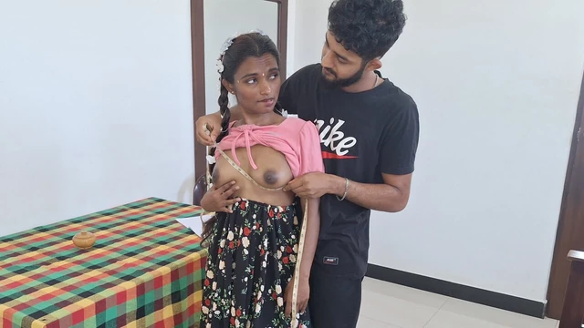 Сводный брат случайно получает шанс хардкорно трахнуть сводную сестру