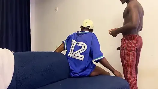 Dersten önce en iyi arkadaşımı sıkı amcığını siktim ve çok ıslak ve sıkı hissettim