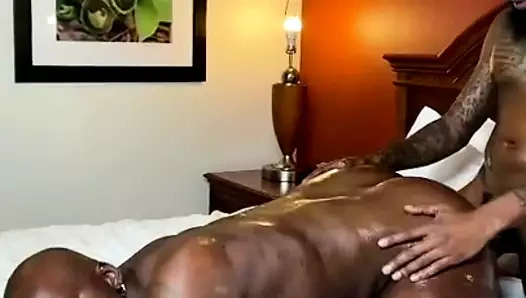 Büyük göt yanakları arasında büyük bir çük kaydırma