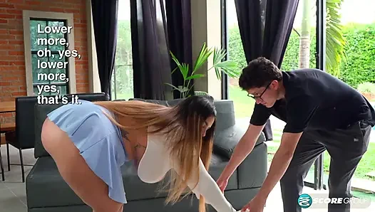 Boru onu sürerken Sasha sallıyor ve titriyor