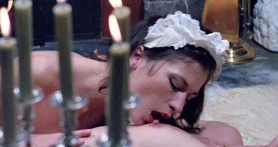 Karine kumarbaz ve cathy stewart lezbiyen sahnesi - skandal gezegeni