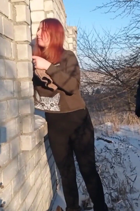 Kışın açık havada seks - adam beni sert sikiyor