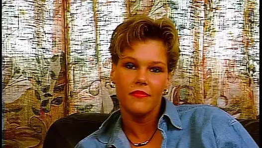 Retro Teen will erst den Dildo dann den Schwanz