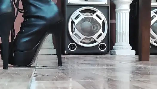 Heels Worship