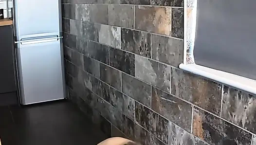 Trifle Yiyor, Kremsi Dağınık Mastürbasyon