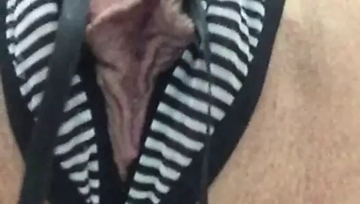 Mastürbasyon yapmayı ve çok lezzetli yemeyi seviyorum.