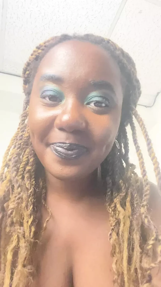 Мне нужен хороший трах, чтобы вспомнить.. Отчаянно умоляющая чернокожая