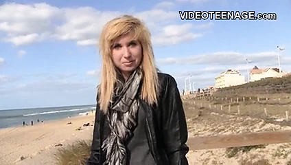 Utangaç sarışın genç ilk porno döküm