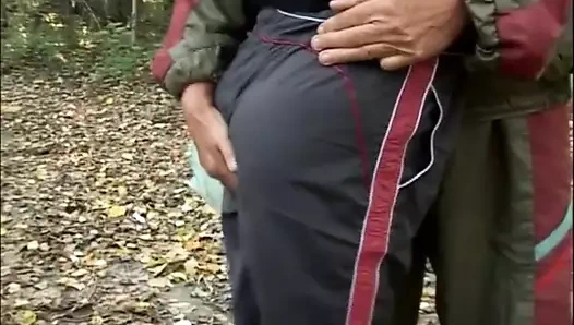 Azgın yaşlı kadınla ormana yolculuk!