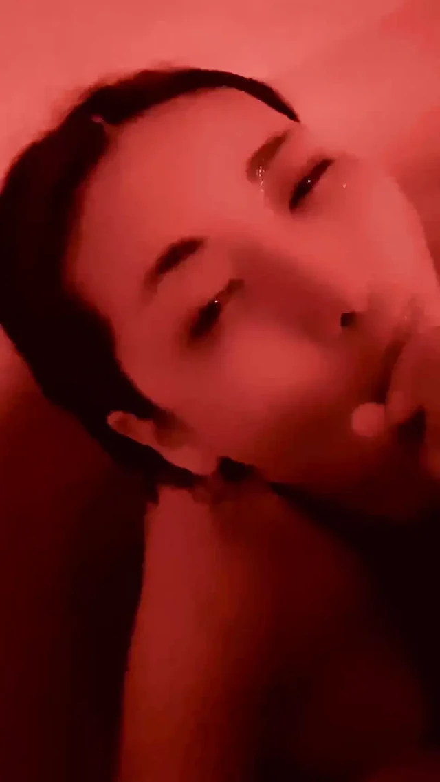 Çok güzel oral seks