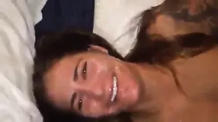 lanet bir sürtük ve sağladım üzerinde ona yüz