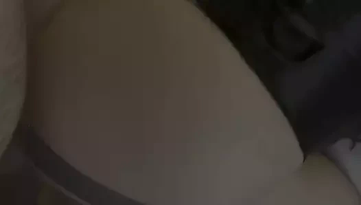 Gevşek mahvolmuş amcığı yerine anal sikişen evli kadın