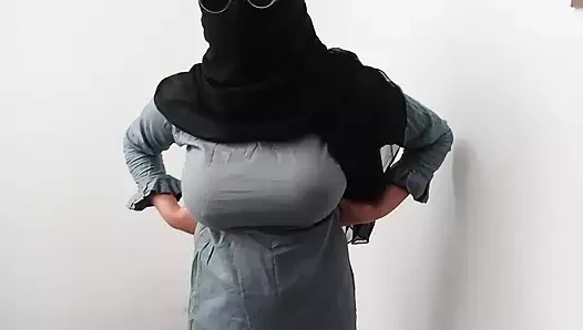 Sevimli Hintli kız kendini parmaklıyor