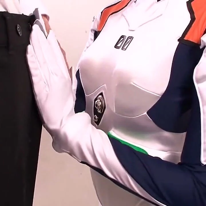 Yu'nun nihai dönüşümü! Sansasyonel bir anime cosplay koleksiyonu -bölüm 1