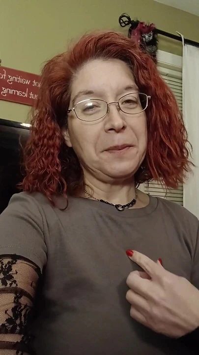 Мачеха хочет сделать с тобой что-то грязное, CV