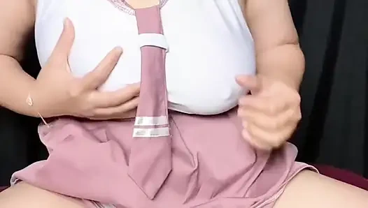 Üvey kız kardeş önce kafasını kazıttı, fışkırana kadar orgazm oldu