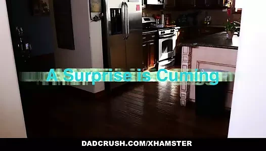 Dadcrush - genç nakit için üvey babası tarafından becerdin