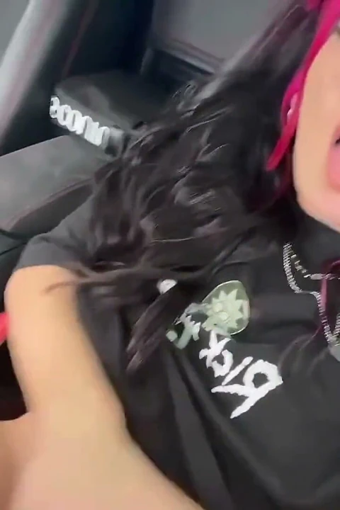 Hayley Quinn Lamborghini'de sert boşalıyor