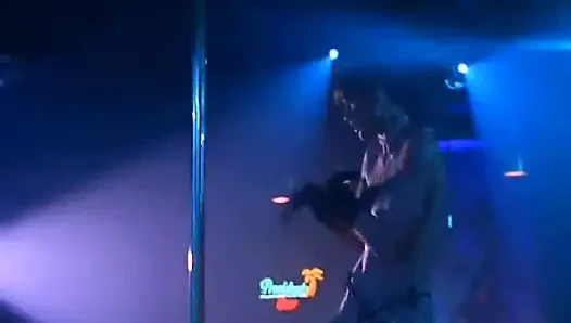 Jennifer lopez vs demi moore