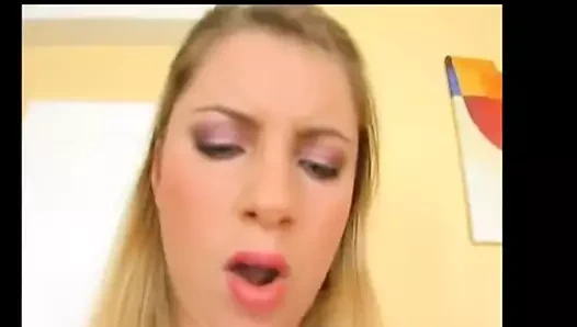 #26 yukarı ve aşağı zıplayan büyük doğal göğüsleri