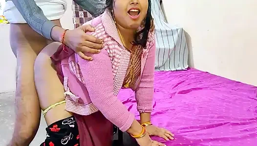 Hintli evli kadın komşu çocuğuna sert