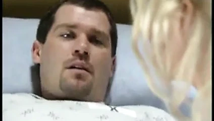 yaramaz hemşire handjob