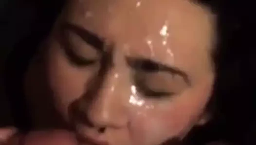 Rocker piliç iki yüz bakımı alır!