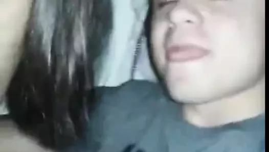 Quelle belle paire de fesses sur sa queue