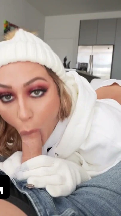 Teamskeet - üvey kız kardeşinin amcığı nasıl hissettiriyor? Beni kandırıp onu sikiyor | Klip 1