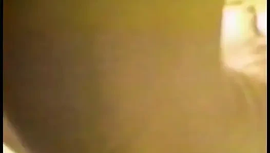 Meisje neemt cumshot op haar buik & Krijgt haar kutje gevuld met twee pikken na pijpbeurt
