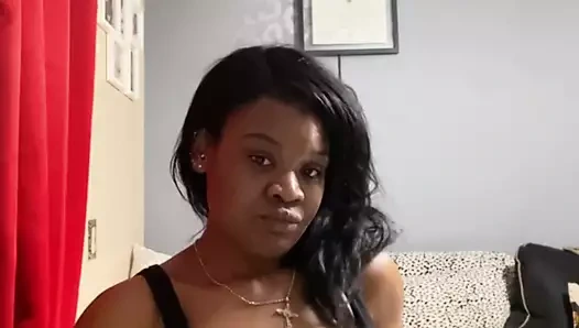 Amcığımı büyük sikimi besle ve bana güzel olduğumu söyle.