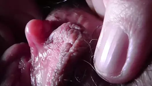 Pompalayarak klitorisin büyütülmesi