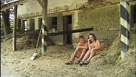 Sıska Azgın Orta Yaşlı Seksi Kadın Banyoda Seks Yapıyor