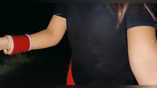 Evli Kadın Ve Yabancı Arabada Oral Seks Yapıyor