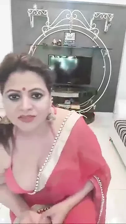 Aap ne itni khoobsurat desi aurat aaj tak nhe dekhi hogi