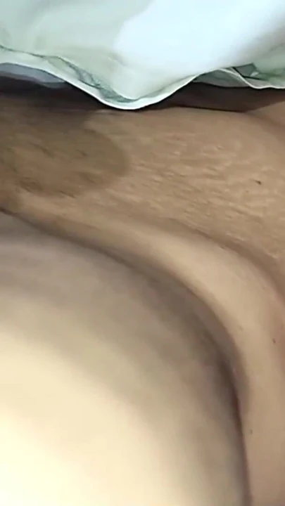 "Kıyafetler çatıda yengeyi kurutmaya geldi. Devar patta yenge. Chut Pe Hath Lagaya. Göğüslerine boşal."